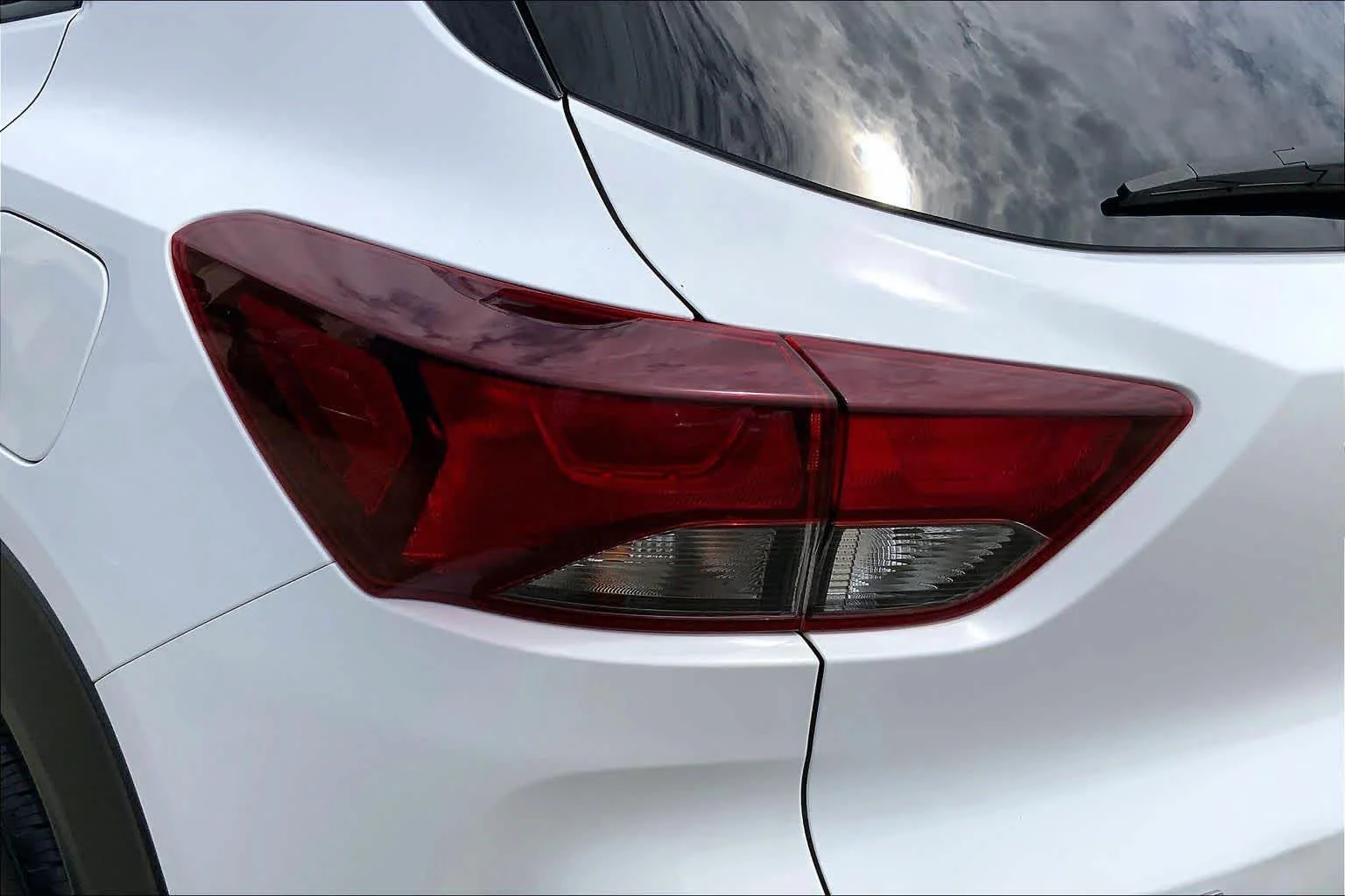 Used 2025 Summit White Chevrolet LT image 28