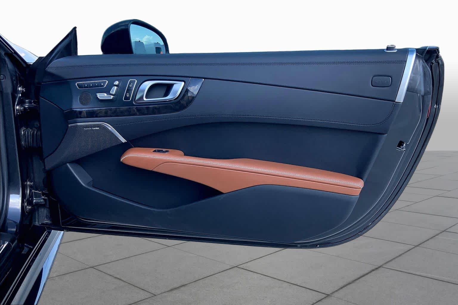 Used 2019 Graphite Grey Metallic Mercedes-Benz SL 550 image 20