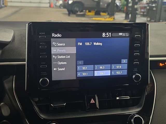 Used 2020  Toyota SE image 20