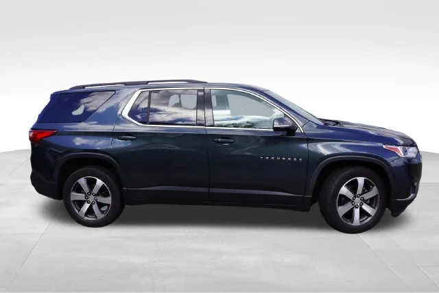 Used 2019 Gray Chevrolet 3LT image 2