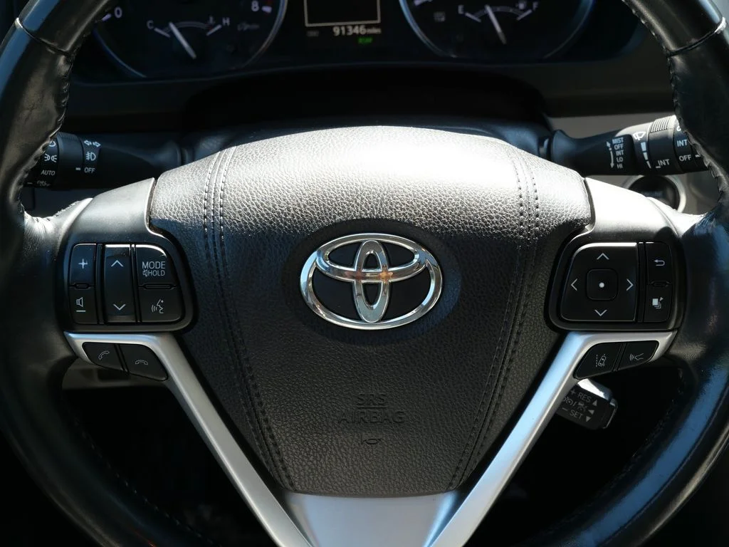 Certified Used 2018 Black Toyota XLE image 19