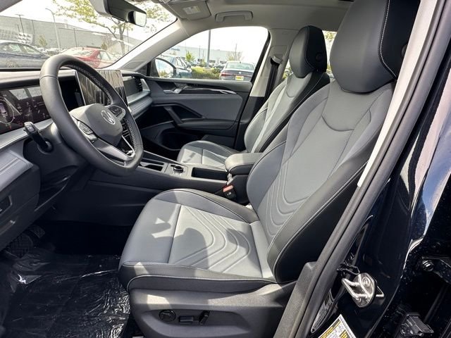 New 2026 Deep Black Pearl Volkswagen 2.0T SE image 24