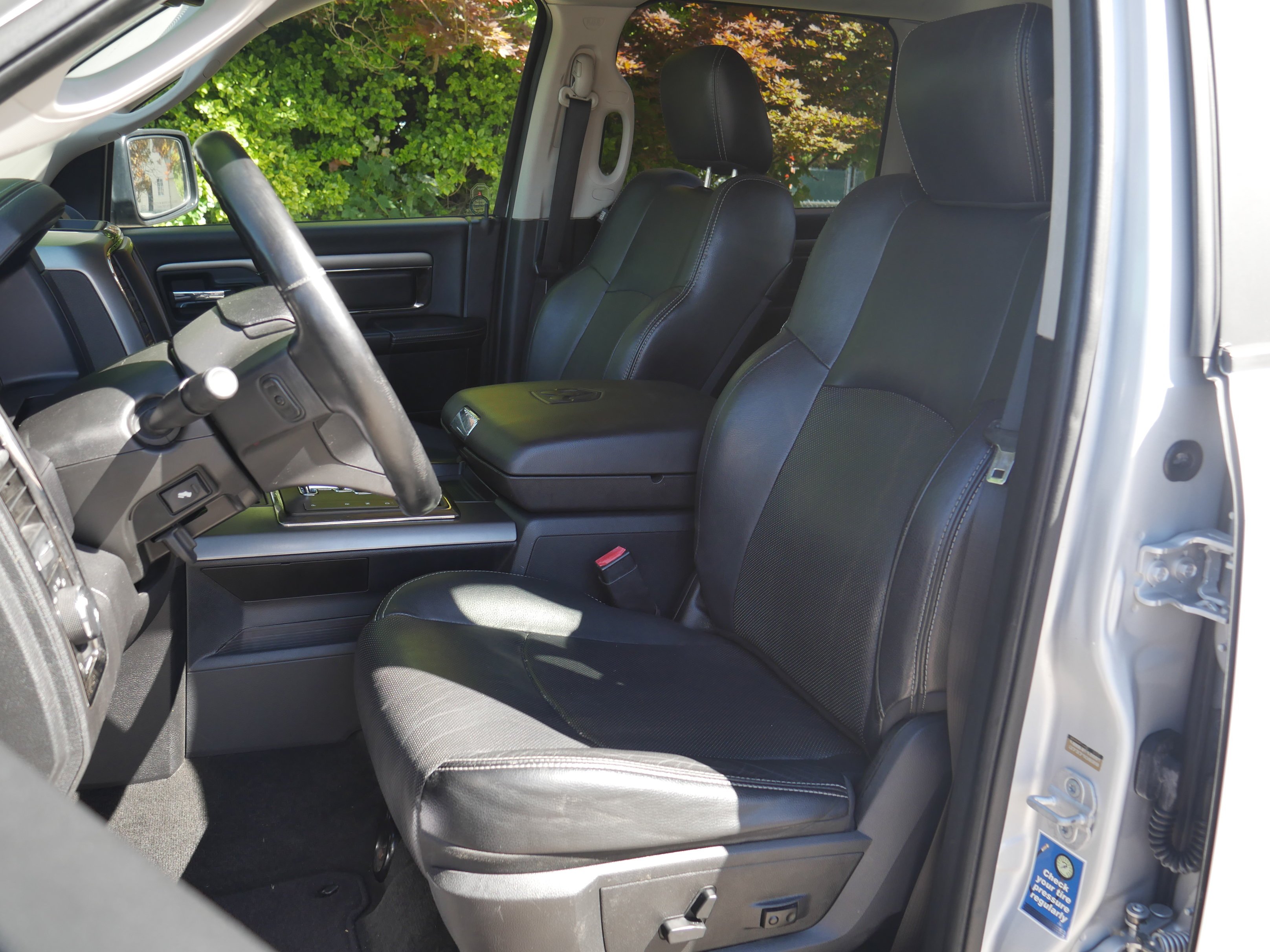 Used 2013 Bright Silver Clearcoat Metallic Ram Sport image 29