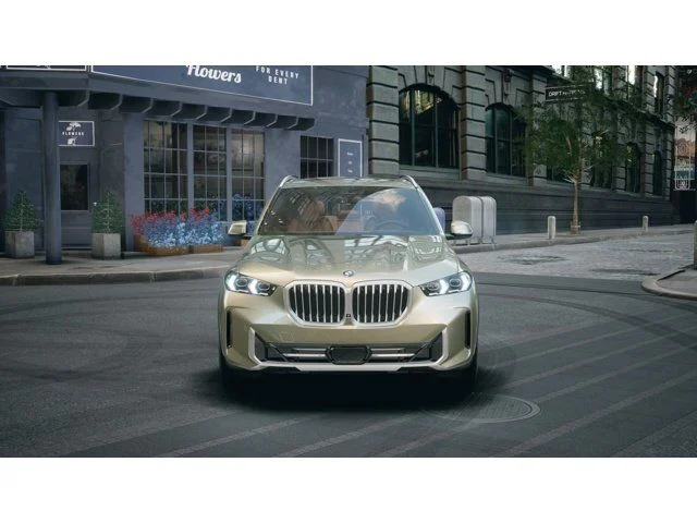 New 2026 Manhattan Green Metallic BMW xDrive50e image 3