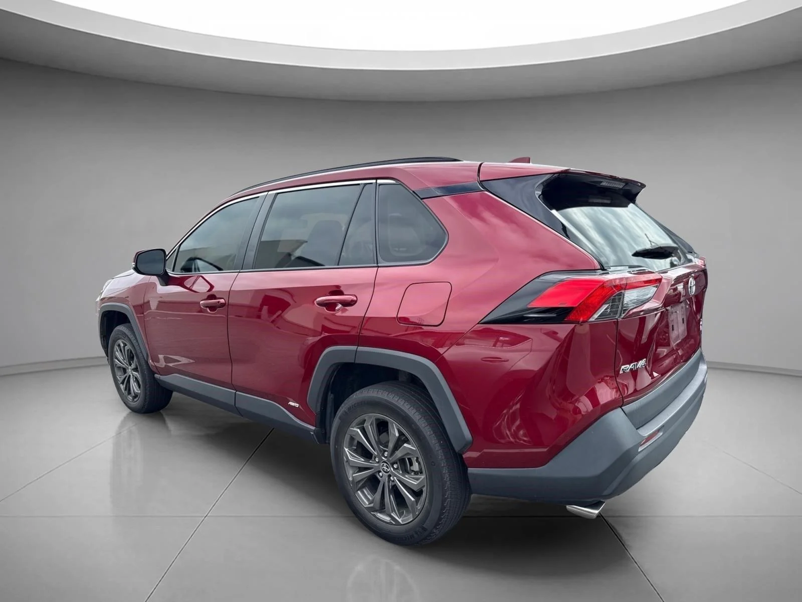 Used 2023 Ruby Flare Pearl Toyota XLE Premium image 8