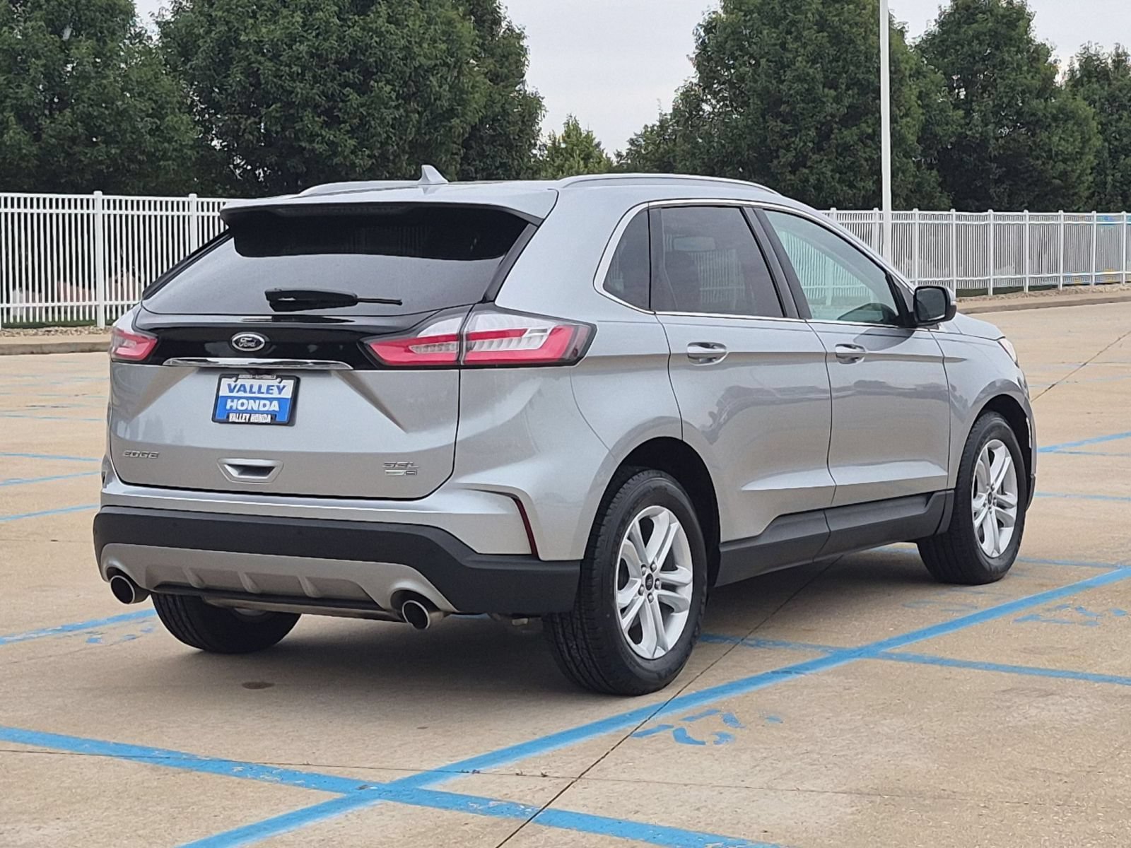 Used 2020 Iconic Silver Metallic Ford SEL AWD image 6