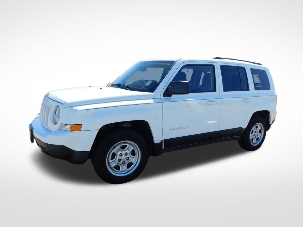 Used 2016 White Jeep Sport image 9