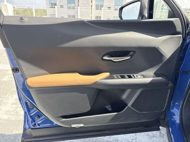 Certified Used 2025  Lexus 300h Premium image 13