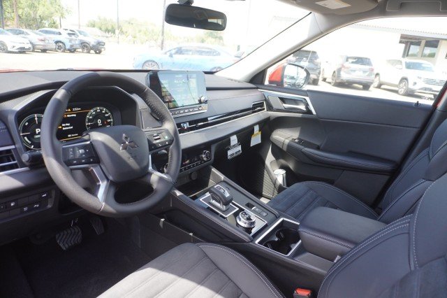 2025 Mitsubishi Outlander Plug-in Hybrid SE - Photo 21
