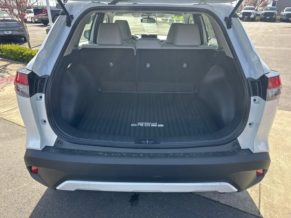 2026 Toyota Corolla Cross L - Photo 24