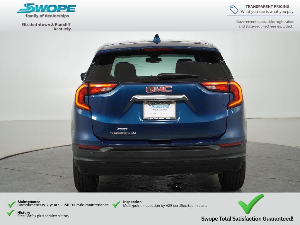 Used 2021 Blue Emerald Metallic GMC SLE image 4