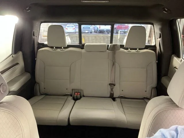 Used 2022 Silver Chevrolet LT image 30