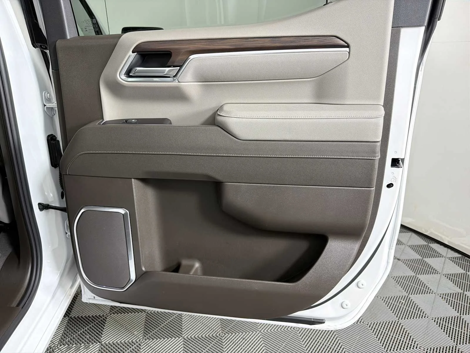 New 2026 Summit White GMC SLT image 14