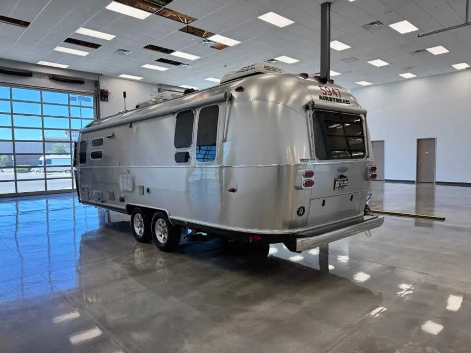 Used 2015  AIRSTREAM  image 3