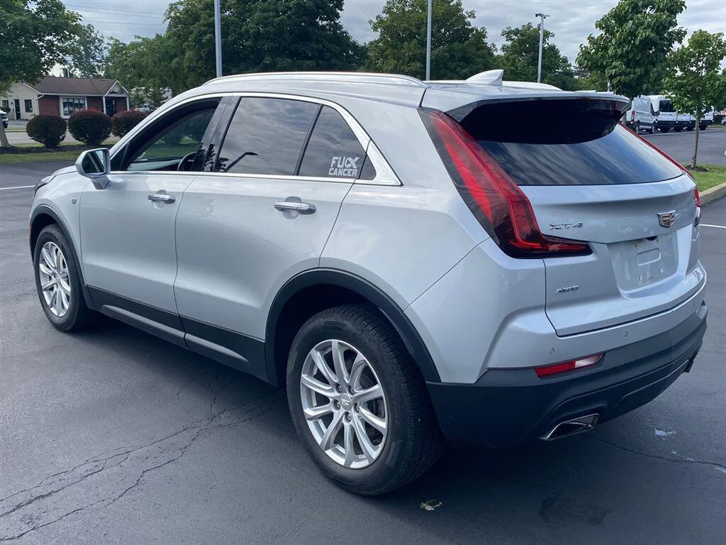 Used 2019 Radiant Silver Metallic Cadillac AWD Luxury image 9