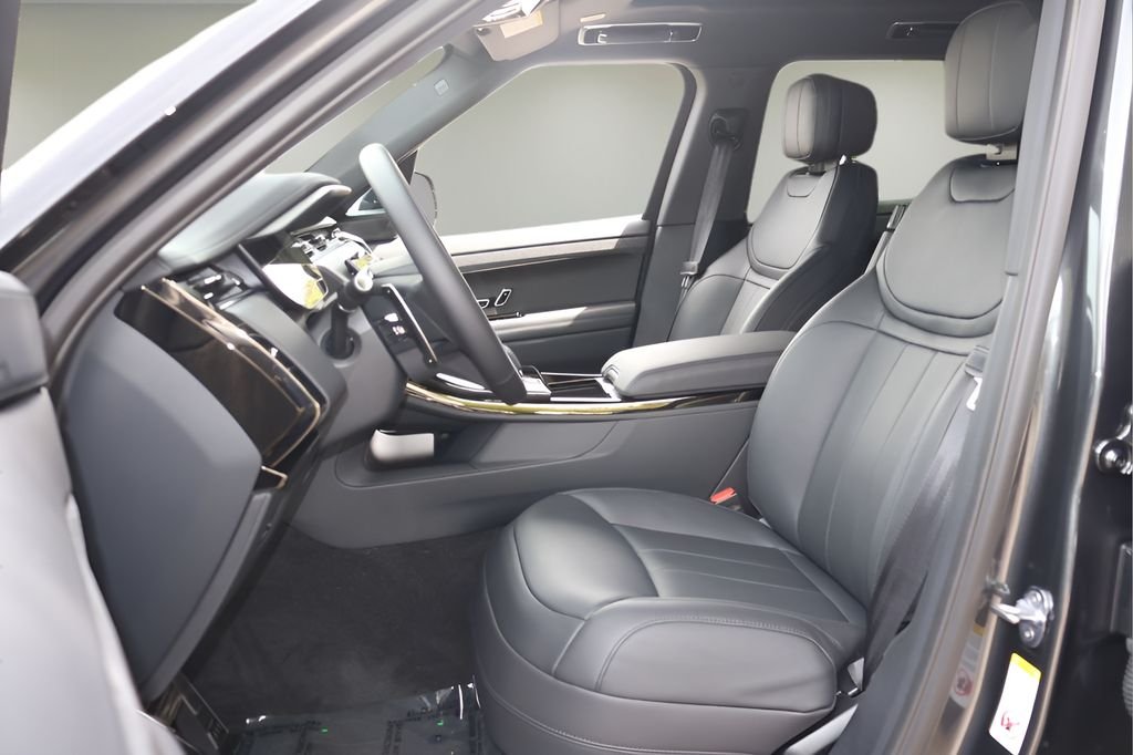 New 2026 Carpathian Grey Land Rover Dynamic SE image 12