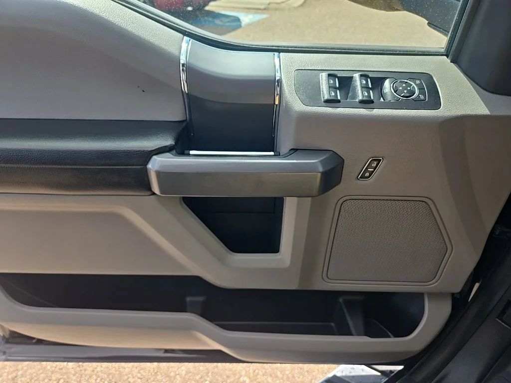 Used 2017 Black Ford XLT image 10