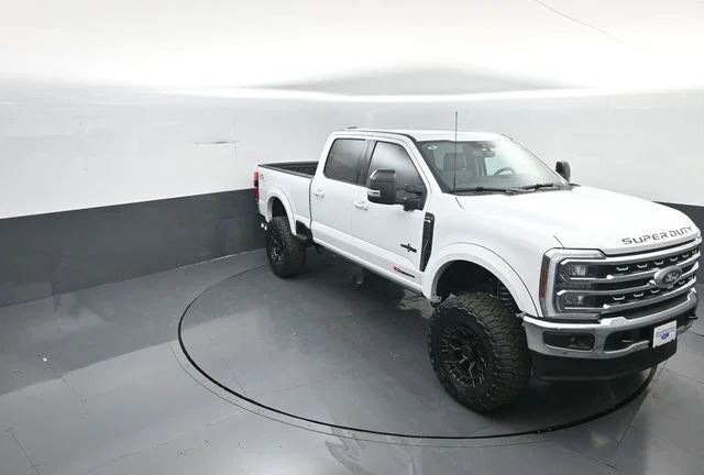 New 2026 Oxford White Ford F-250® Lariat® image 18