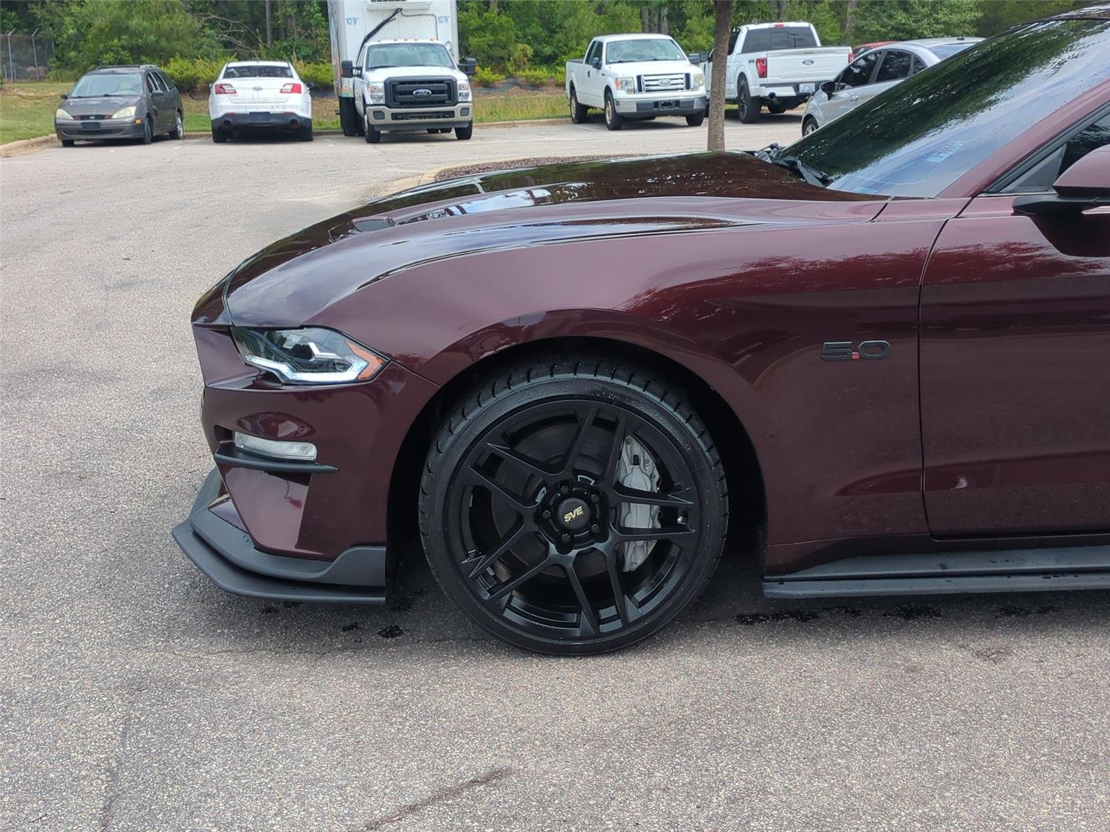 Used 2018 Royal Crimson Metallic Tinted Clearcoat FORD GT image 10