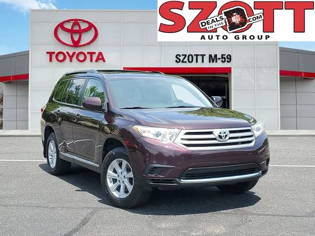 Used 2013 Red Toyota Base image 1