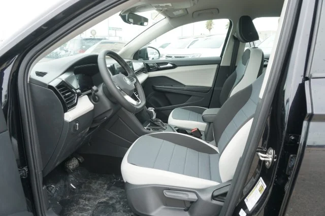 2025 Volkswagen Taos S - Photo 15