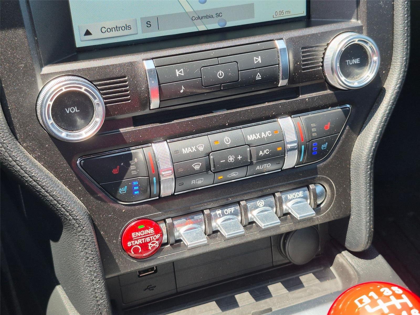 Used 2018  Ford GT Premium image 22