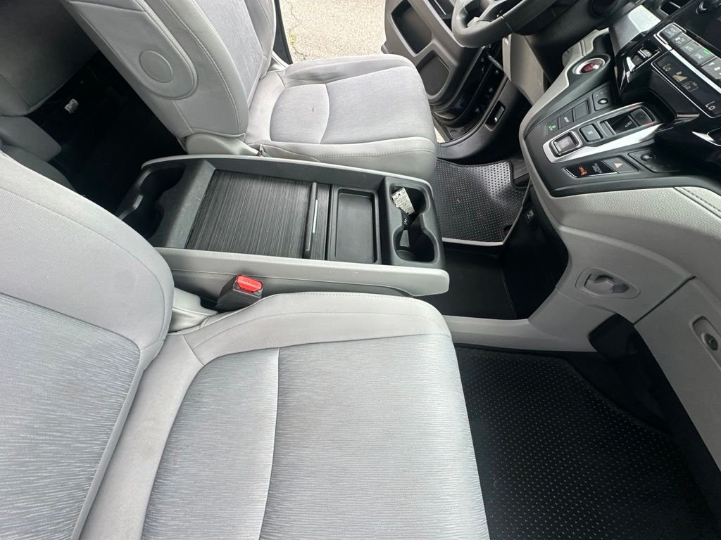 Used 2018  Honda EX image 37