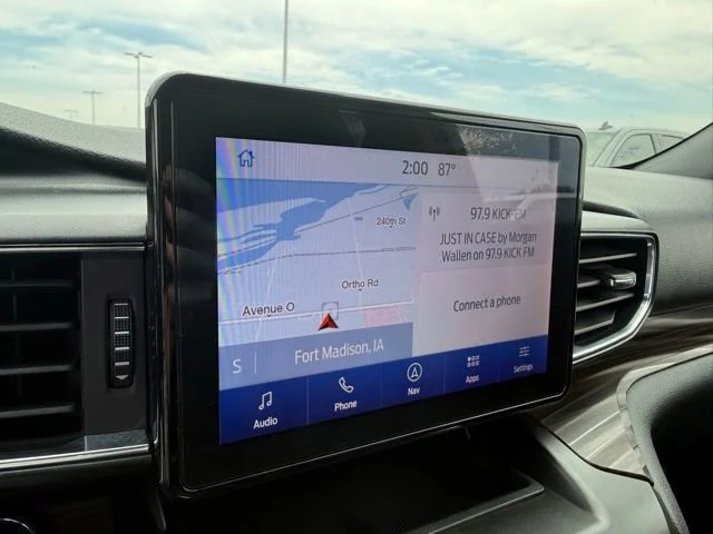 Used 2020 Black Ford Limited image 25