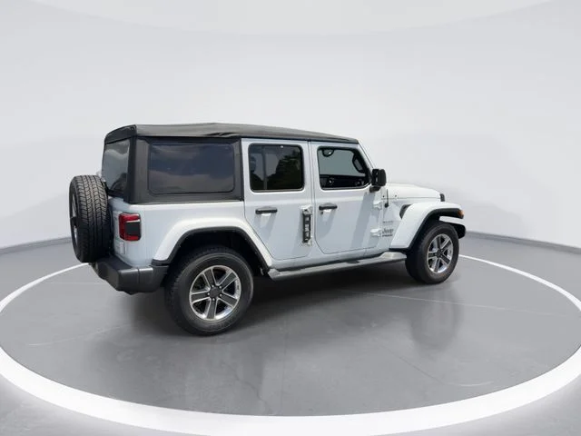 Used 2021 White Jeep Unlimited Sahara image 8