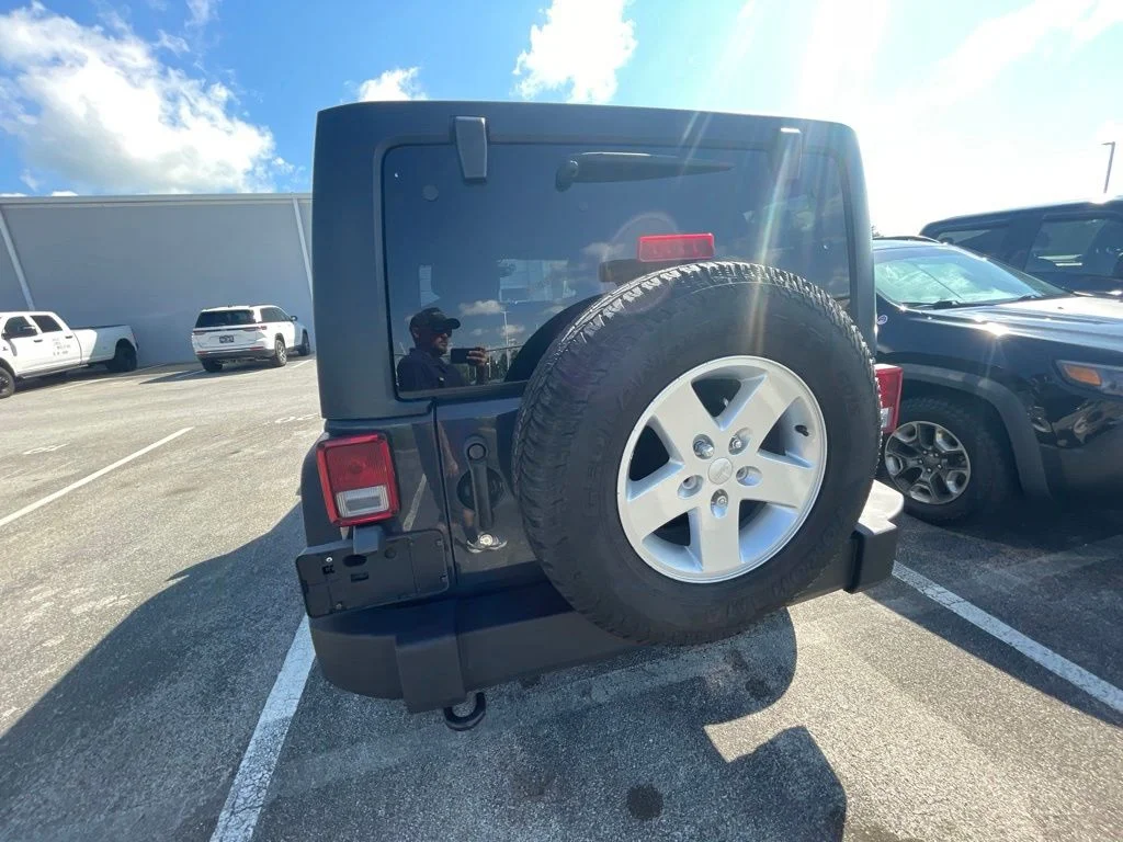 Used 2018 Black Jeep Unlimited Sport image 8