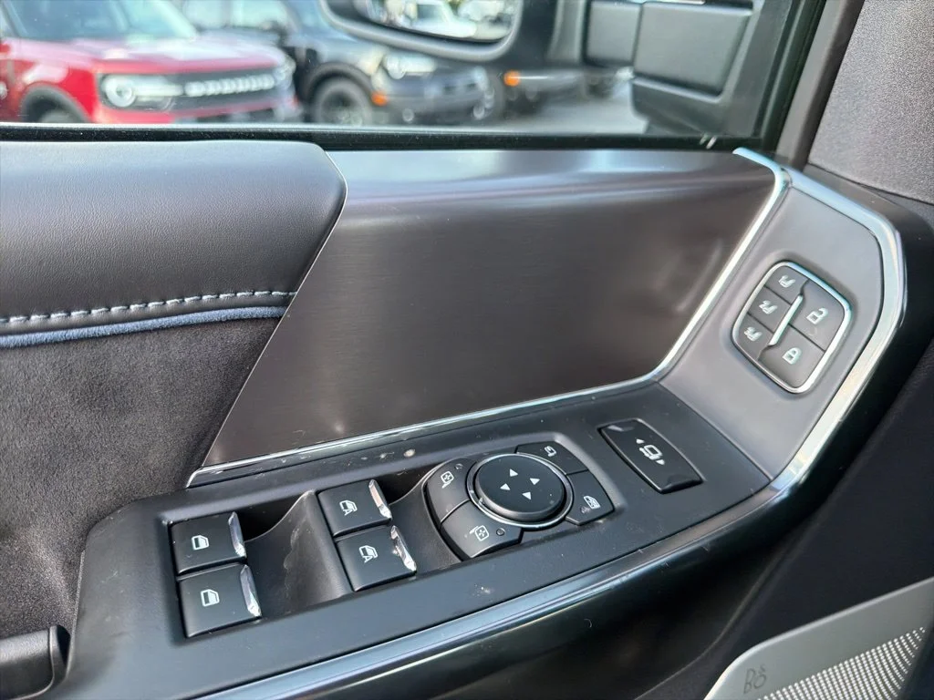 New 2026 Star White Metallic Tri-Coat Ford F-250® Platinum® image 32