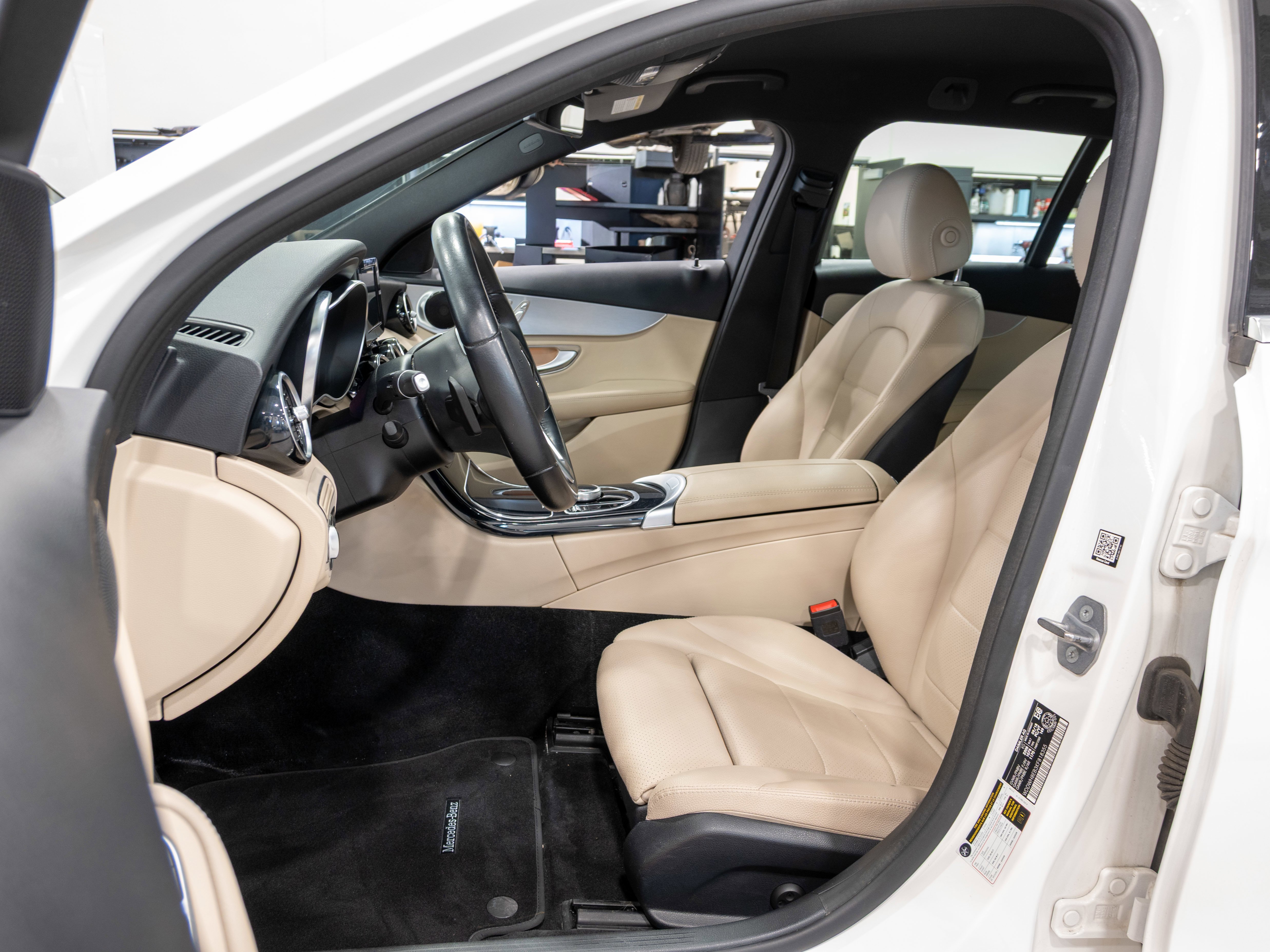 Used 2019 Polar White Mercedes-Benz C 300 image 12