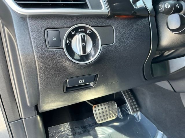 Used 2016 Gray Mercedes-Benz GL 550 image 52
