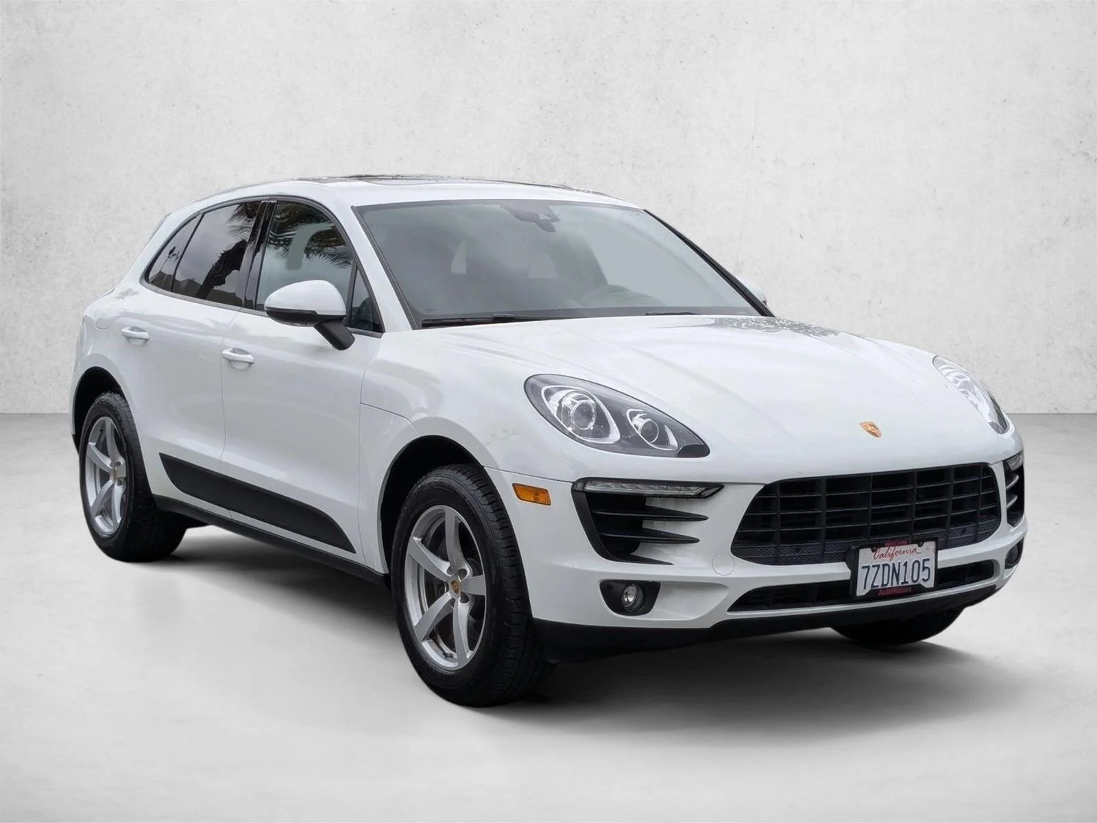 Used 2017 White Porsche  image 3