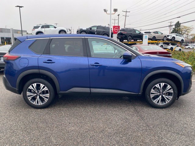 Used 2021 Caspian Blue Metallic Nissan SV image 2