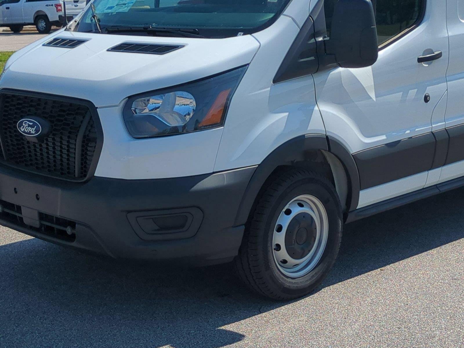 New 2026 Oxford White Ford Cargo Van image 9