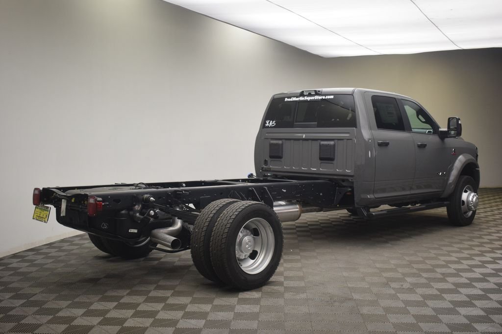 New 2026 Ceramic Gray Clear-Coat Exterior Paint RAM Tradesman image 5