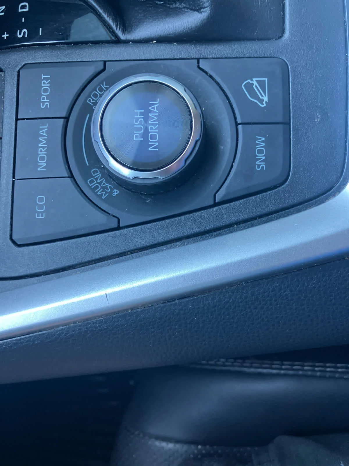 Used 2019 Blizzard Pearl Toyota Limited image 32