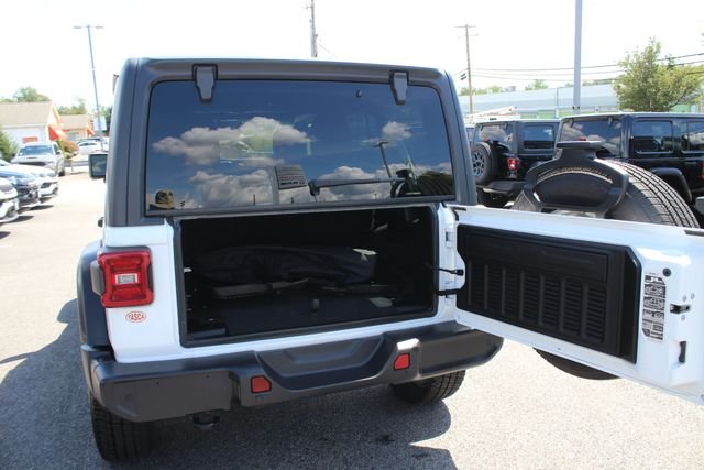 Used 2019 White Jeep Unlimited Sport S image 22