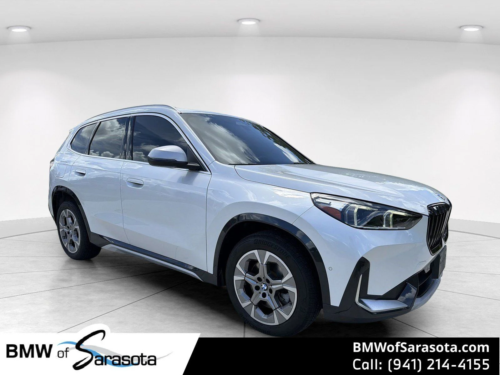 Used 2024 Mineral White Metallic BMW xDrive28i image 1