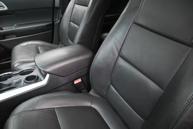 Used 2014 Black Ford Limited image 17
