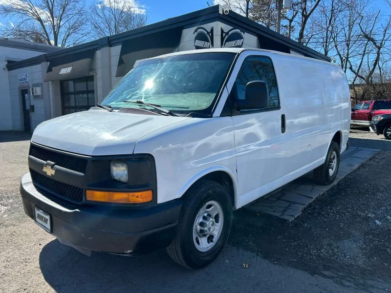 2015 Chevrolet Express 2500 Work Van HD's photo