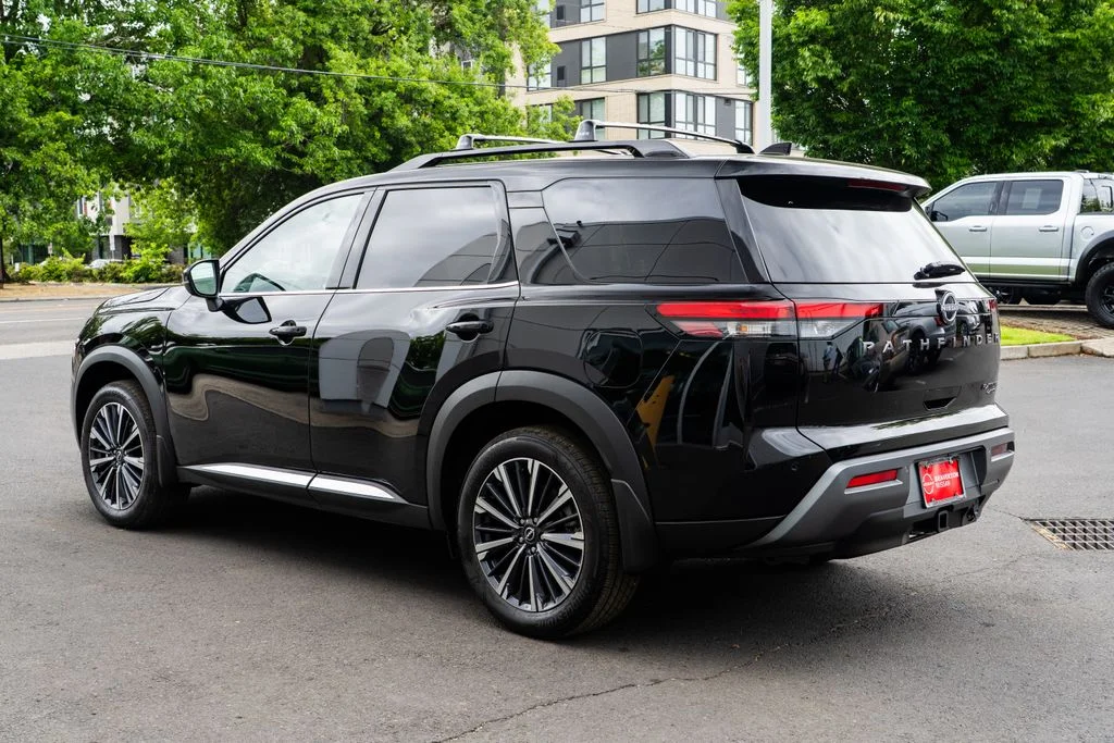 New 2026 Super Black Nissan Platinum image 4