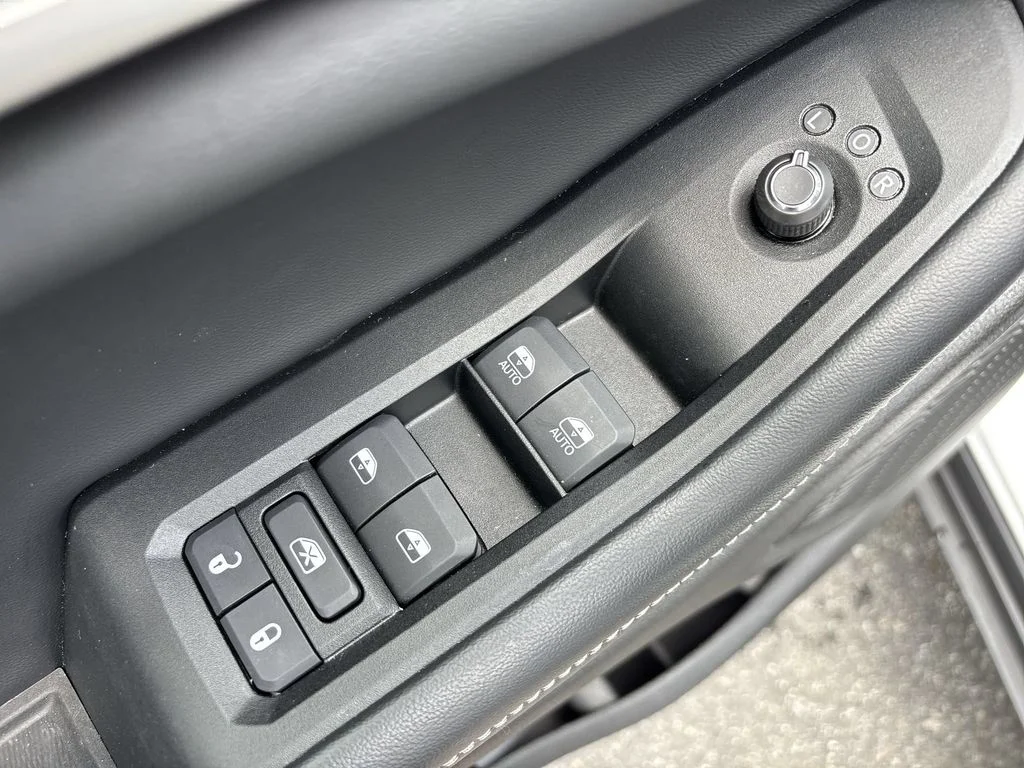 Used 2025 White Jeep Limited image 15
