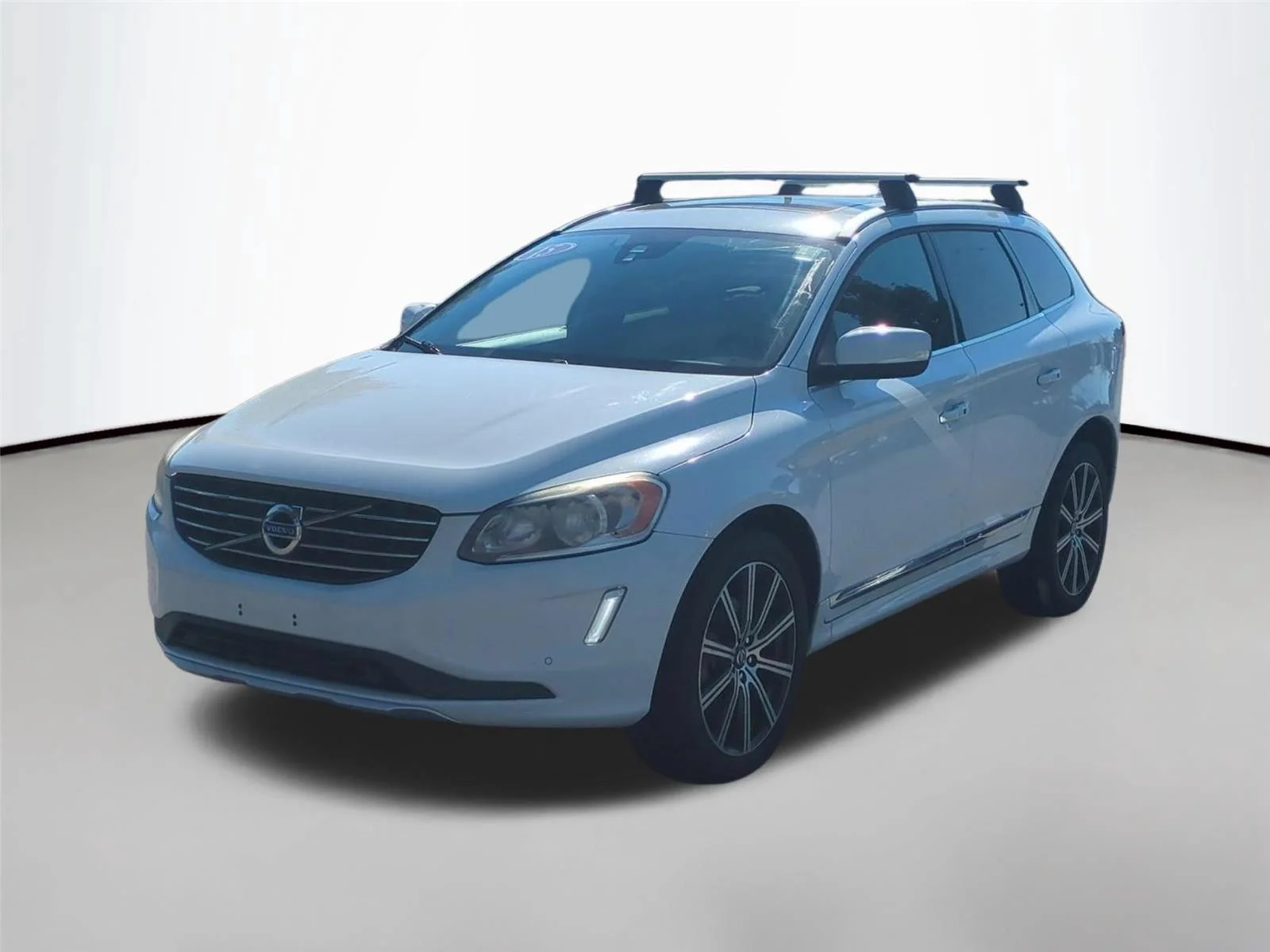Used 2015 Ice White Volvo T5 Drive-E Premier image 1