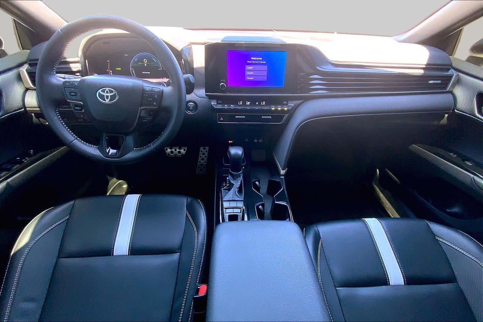 Certified Used 2025 Ice Cap Toyota SE image 13