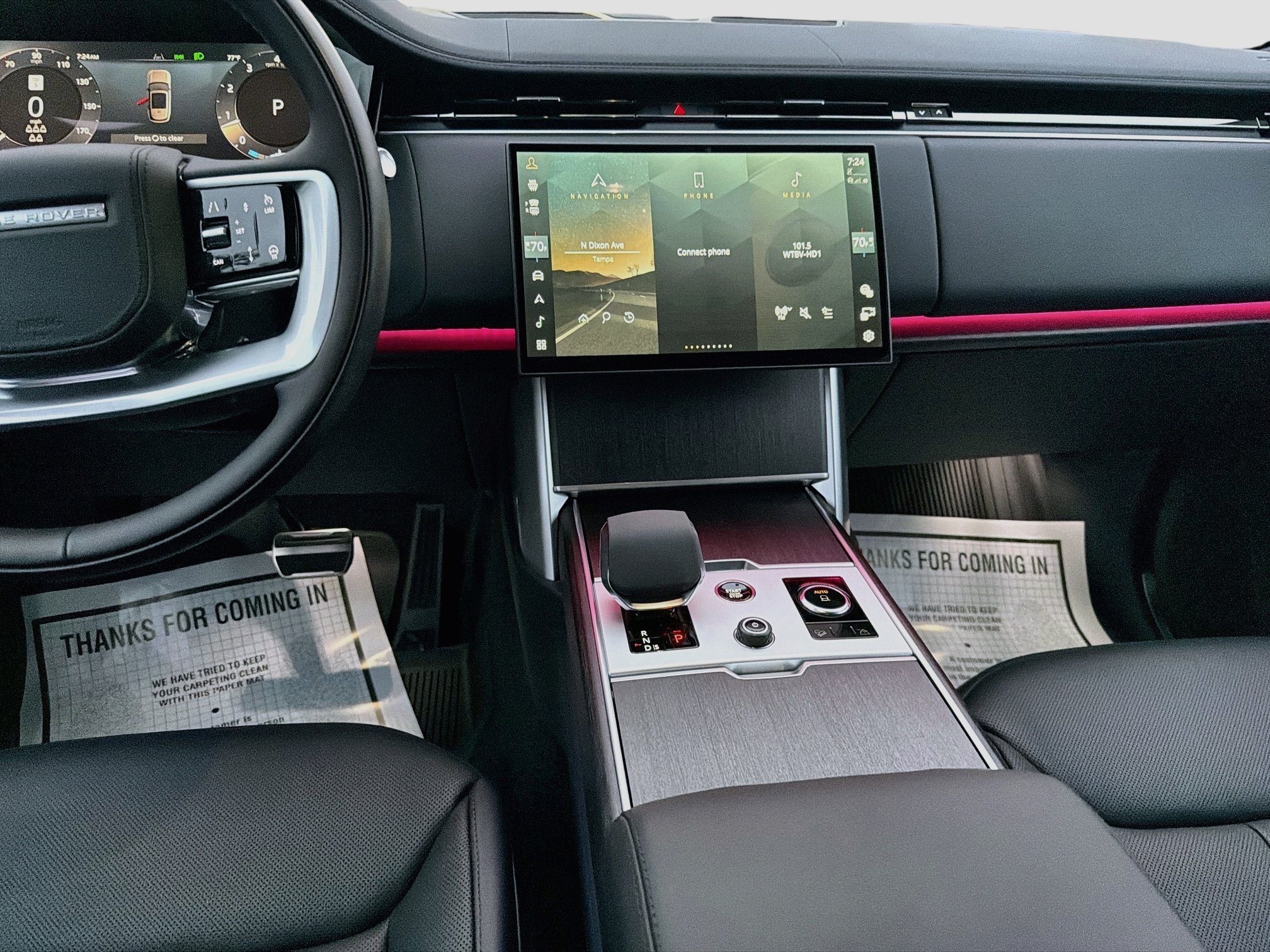 New 2027 Fuji White LAND ROVER  image 19