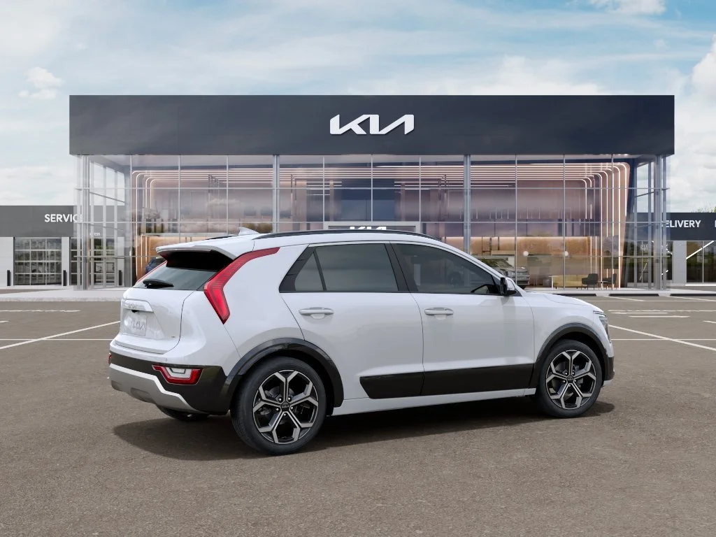 New 2026 Snow White Pearl Kia SX Touring image 6