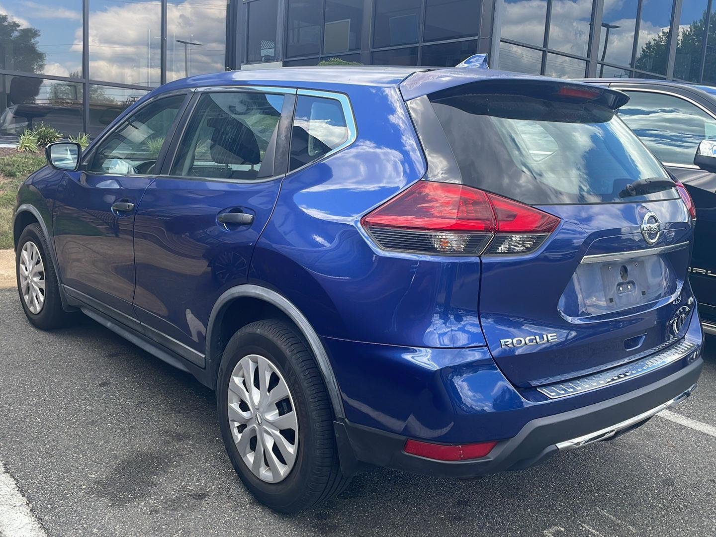 Used 2018 Caspian Blue Nissan S image 3