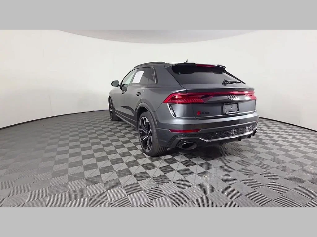 Used 2024 Daytona Gray Pearl Effect Audi 4.0T image 43